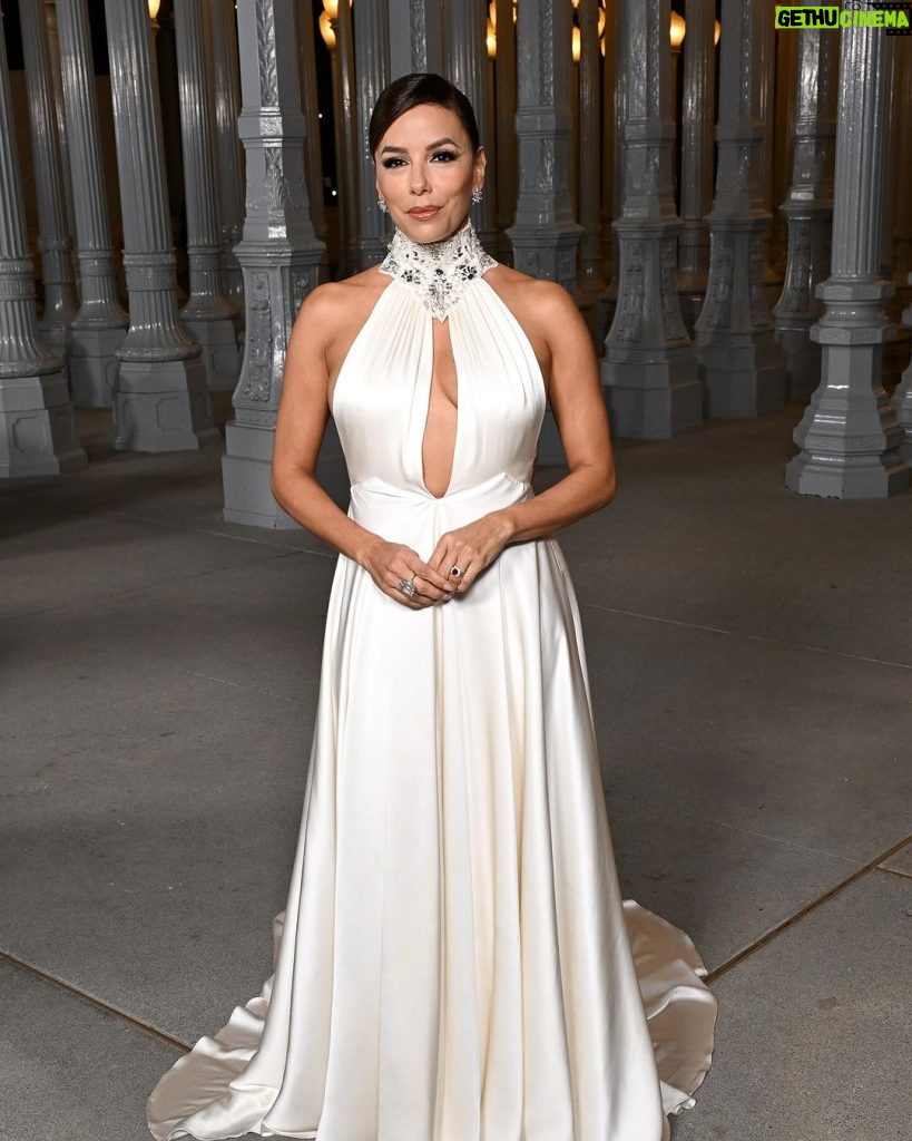 Eva Longoria Instagram - ✨LACMA Art + Film Gala✨What an honor it was for me to pay tribute to the great scholar, educator and muralist (and CSUN alumni 💪🏽) @judy_baca ! Such an incredible night celebrating her and filmmaker David Fincher. Thank you @lacma! LACMA Los Angeles County Museum of Art