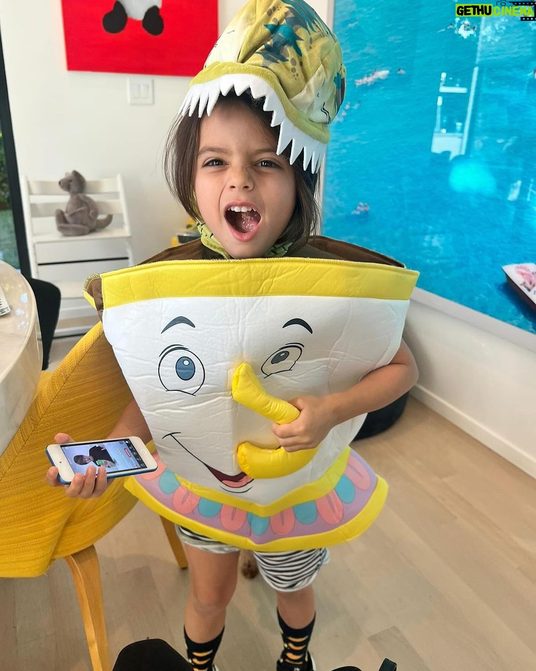 Eva Longoria Instagram - Santi couldn’t decide what he wanted to be so he did both! Happy Halloween 👻🎃