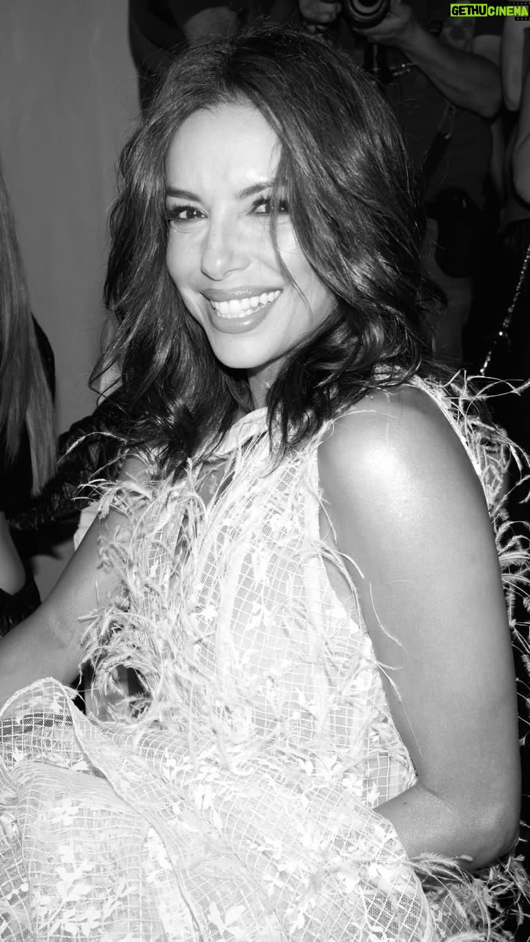 Eva Longoria Instagram - Unforgettable moments backstage with @lorealparis 🖤🤍