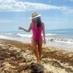 Eva Longoria Instagram – Enjoying these last few days of summer 🩷🌞