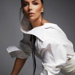 Eva Longoria Instagram - Gracias @harpersbazaares por el premio Cinema Women of the Year 🤍 Estoy tan honrada! Thank you @harpersbazaares for the Cinema Women of the Year award 🤍 I’m so honored! Styling: @diegosernah MU: @beautybyelan Hair: @kenpaves