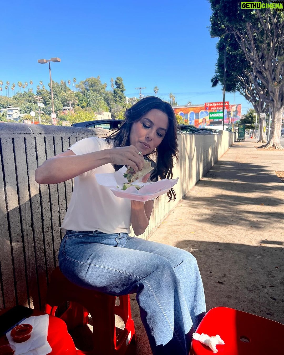 Eva Longoria Instagram - Just a girl who loves her street tacos 😋🌮