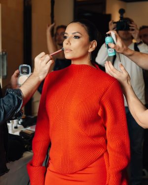 Eva Longoria Instagram - VB 🇫🇷 París 
So proud of you @victoriabeckham as always you amaze us with your talent and passion!