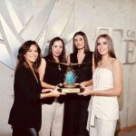 Eva Longoria Instagram – Beyond honored to have received the Eagle in Flight award by @crt_tequila, the highest award that this honorable institution gives, for my commitment to ensuring a real and lasting impact in the tequila industry. It’s always been my mission to honor my Mexican heritage and empower women and I’m so humbled to receive this award that represents the essence of Mexican culture. 🇲🇽
Me siento mas que honrada por haber recibido el premio Águila en Vuelo de @crt_tequila , el premio más alto que esta honorable institución da, por mi compromiso en asegurar un impacto real y duradero en la industria del tequila. Siempre ha sido mi misión honrar mi herencia mexicana y empoderar a las mujeres y estoy muy agradecida de recibir este premio que representa la esencia de la cultura mexicana. 🇲🇽