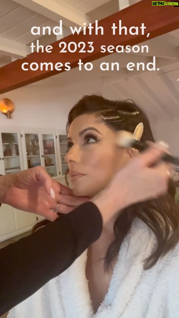 Eva Longoria Instagram - What a year!! So many firsts for me (all things @flaminhotmovie !!) and so much gratitude! Can’t wait to see what 2024 has in store 🤩 Happy New Year y’all!