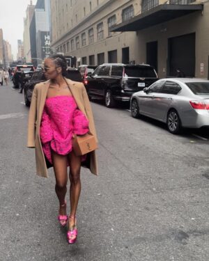 Eva Marcille Instagram - Thank you @pamellaroland for a beautiful collection💐 and it was so perfect to see my fashion gurus @nigelbarker and @mrjaymanuel #nyfw