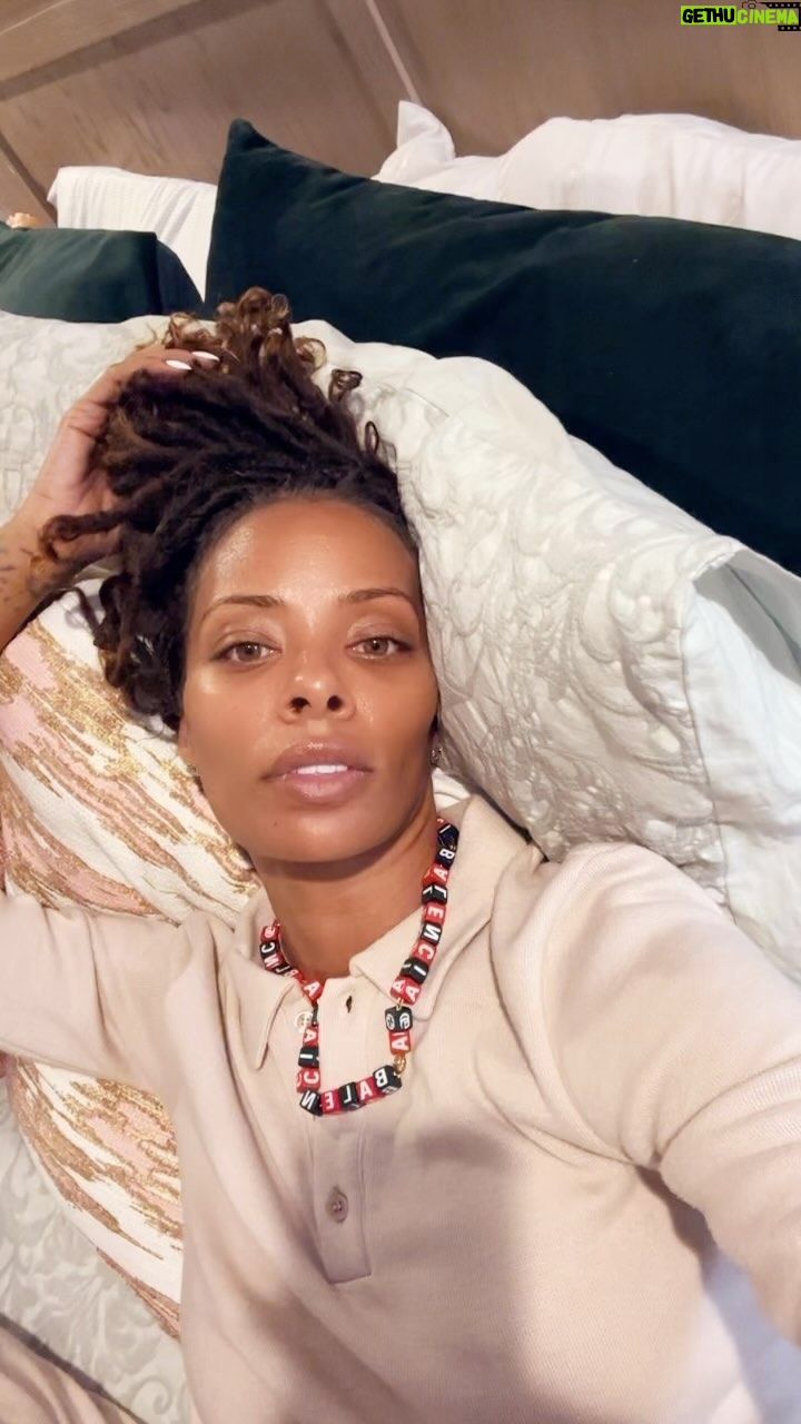 Eva Marcille Instagram - The calm before Christmas 🎄🌻