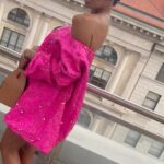 Eva Marcille Instagram - Still feeling this pink from #NYFW so I had to run it back for the lovers today 🩷 thank you @_jakiaj for hair and 🎥🌻