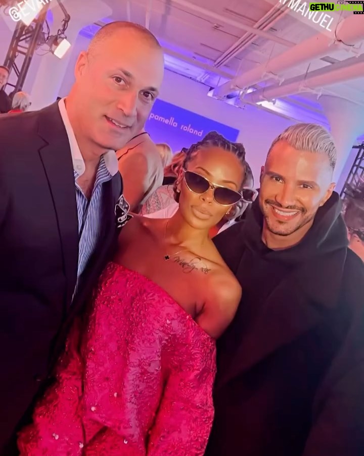 Eva Marcille Instagram - It was a reunion of epic proportions✨ The @nigelbarker and The @mrjaymanuel at the beautiful @pamellaroland show for #NYFW 🌻