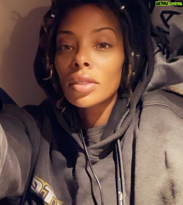 Eva Marcille Instagram - It’s a Good Day for a Good Day🌻🌙