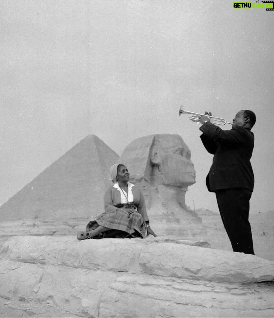 Eva Marcille Instagram - Happy Saint Valentine’s Day✨ enjoy the magic of cupids bow🏹 today! (The second slide is Louis Armstrong playing for his wife Lucille Wilson at the Pyramids of Giza, 1961) 🌻 #hopelessromantic