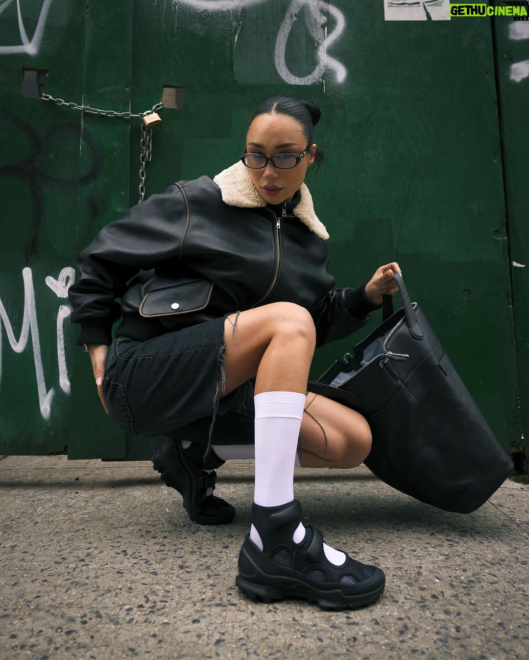 Eva Marisol Gutowski Instagram - This Friday Iβll be hosting and DJing the launch of the latest Natacha Ramsay-Levi x @ecco collab! Come by ECCO SOHO at 463 Broadway from 4-7 for cute shoes and all the vibes π§π
π½ #ECCO #eccobiom New York, New York