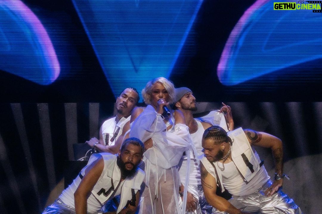 Eve Instagram - Thank you to everyone that partied with us Saturday night @loversandfriendsfes 🤍🙌🏾✨ Makeup : @ernestocasillas Hair : @angelacstyles Styling : @aleherself