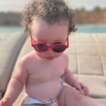Eve Instagram - #vacationmode #chunkybabylegs #family #friends ♥️