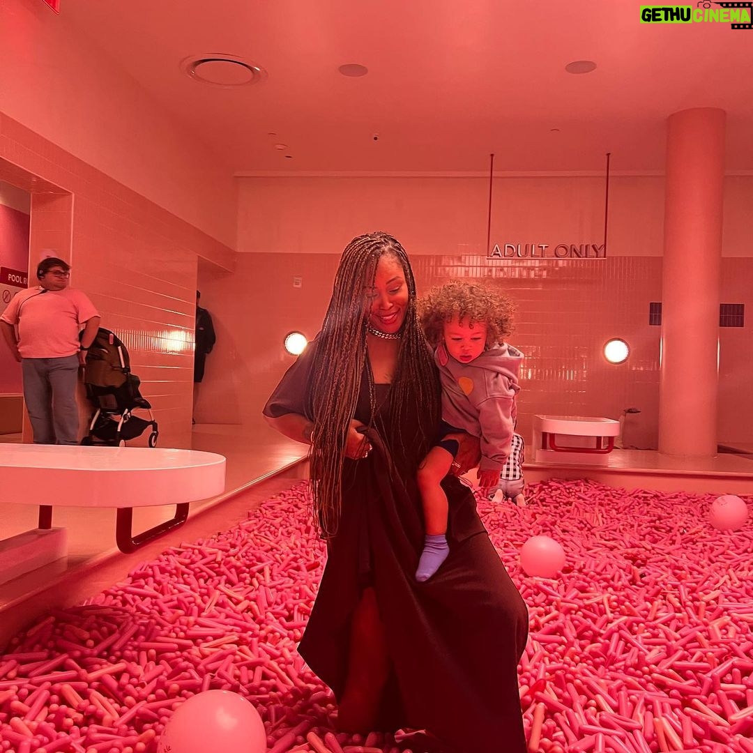 Eve Instagram - Me & my #bestie @museumoficecream 😬