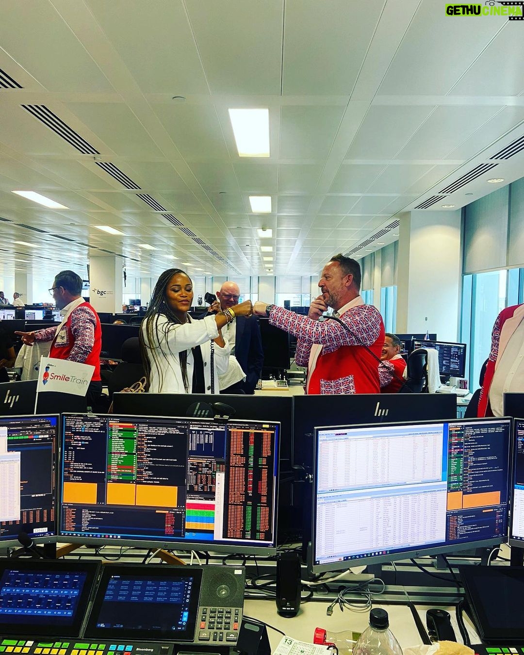 Eve Instagram - Thank you @bgccharityday for letting me disrupt the floor for @smiletrainuk 6 big trades for a good cause!!! 🙌🏾 I think I might switch careers 🤔 #charityday
