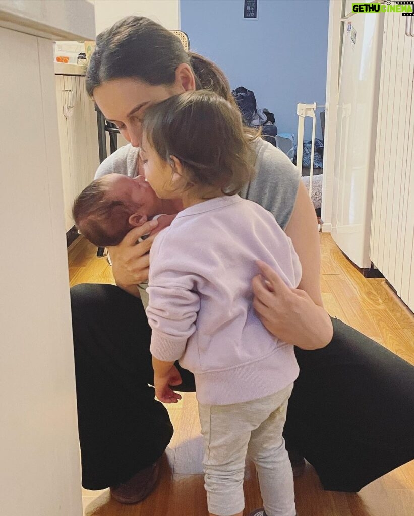 Evelyn Sharma Instagram - Being a mother is so hard… but being mommy is bliss 🥰. Finding the balance between both is everything. 💖🐣🌞 #momlife #twoundertwo #motherhood #bestlifeever