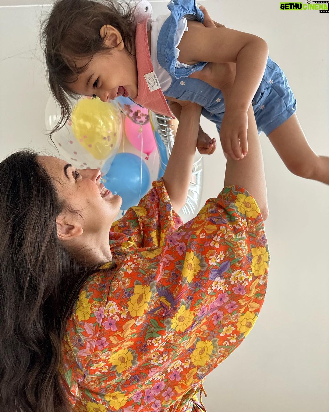 Evelyn Sharma Instagram - My big girl is 2!!! 🤩🥳 you’re everything and more we could have ever wished for, my beautiful daughter 💖 this is by far our happiest Diwali ever! 🎊 #happydiwali #twoyearsold #babygirl #happybirthday