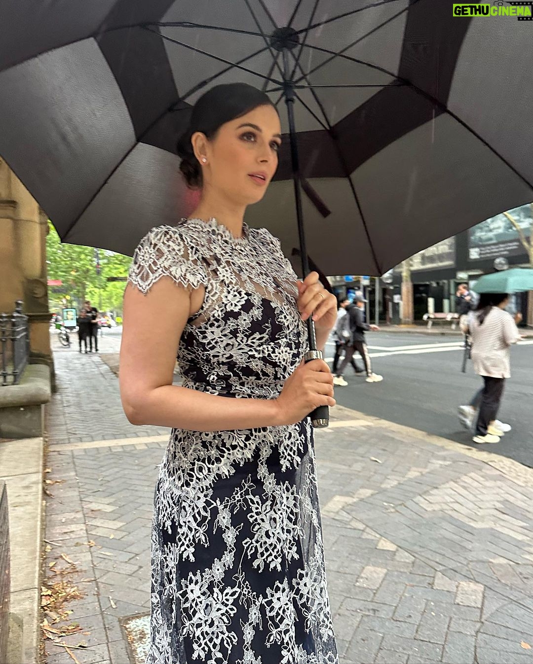 Evelyn Sharma Instagram - Rainy day in the city ☔️