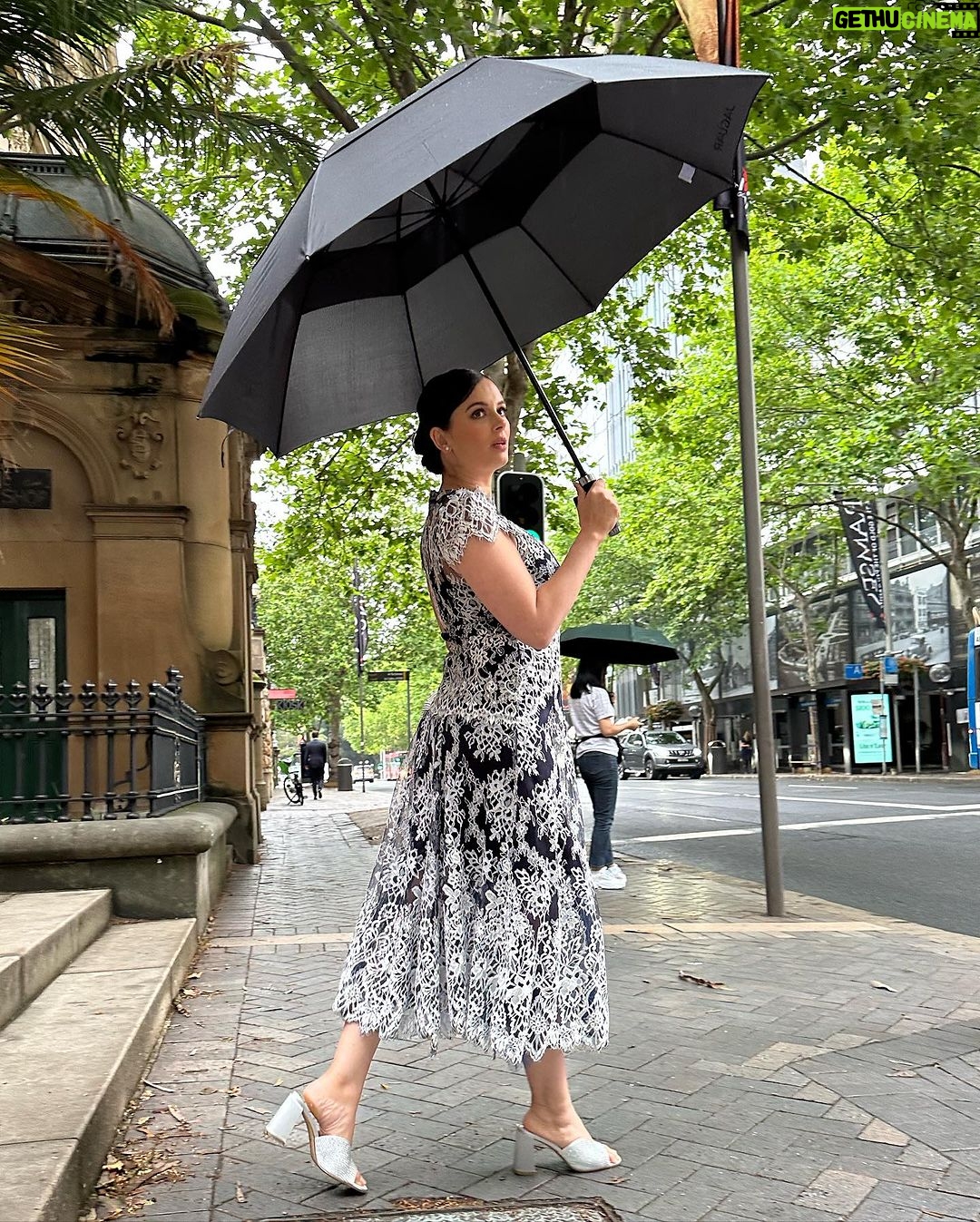 Evelyn Sharma Instagram - Rainy day in the city ☔️