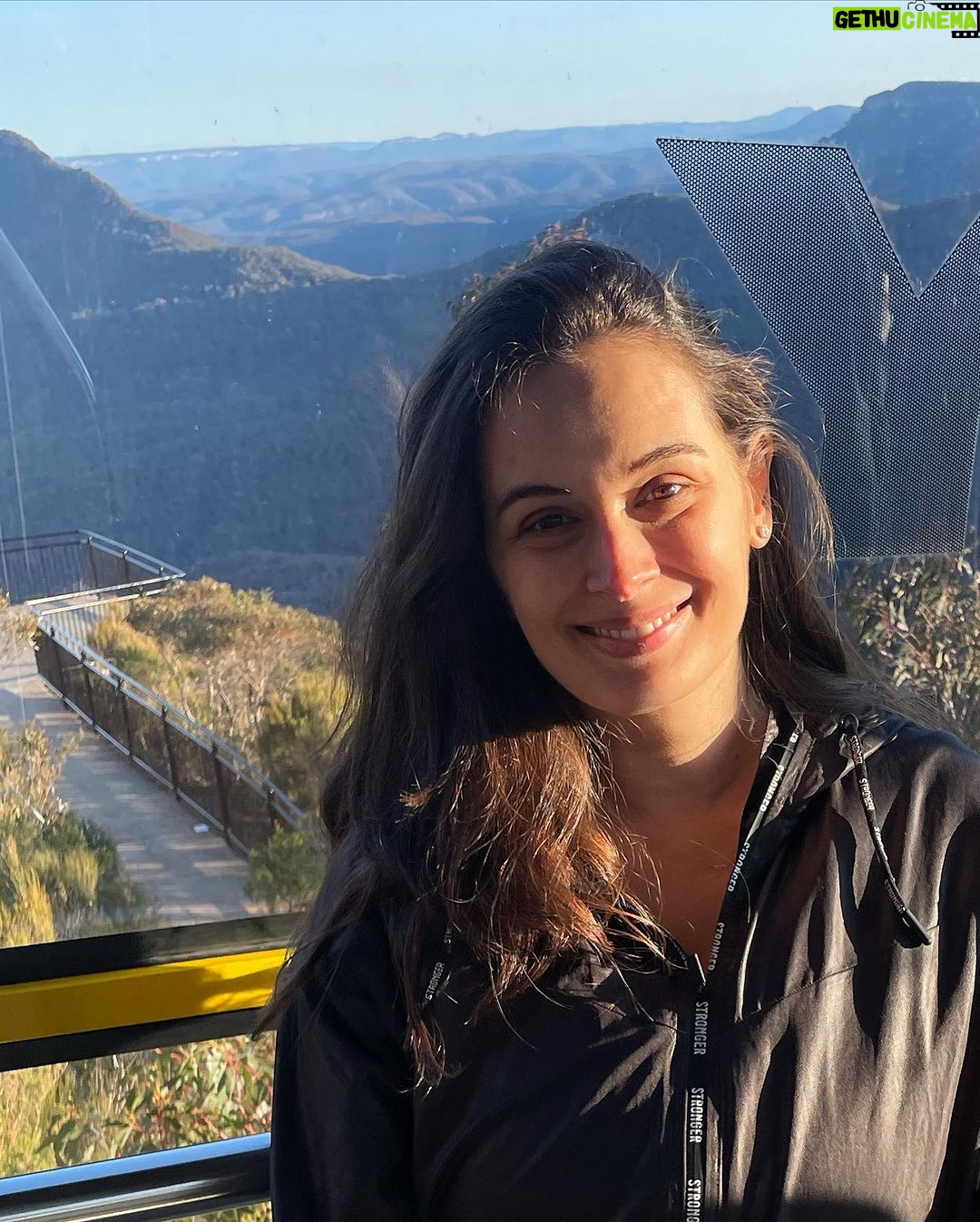 Evelyn Sharma Instagram - Teaching my little ones about the beauty and magic of mama earth is everything. π May we raise good custodians of this wonderful planet.. π #momlife #motherearth #ancientwisdom #protectnature #breatheyourbiome #thegreatoutdoors #bluemountains