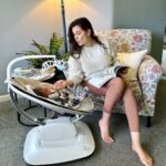 Evelyn Sharma Instagram - When you finally get some mommy me-time in but baby starts babbling too cutely… 🐣🥰 obsessed with my little man! 💖 Thanks for always spoiling me with awesome gifts @4moms_aus #4moms