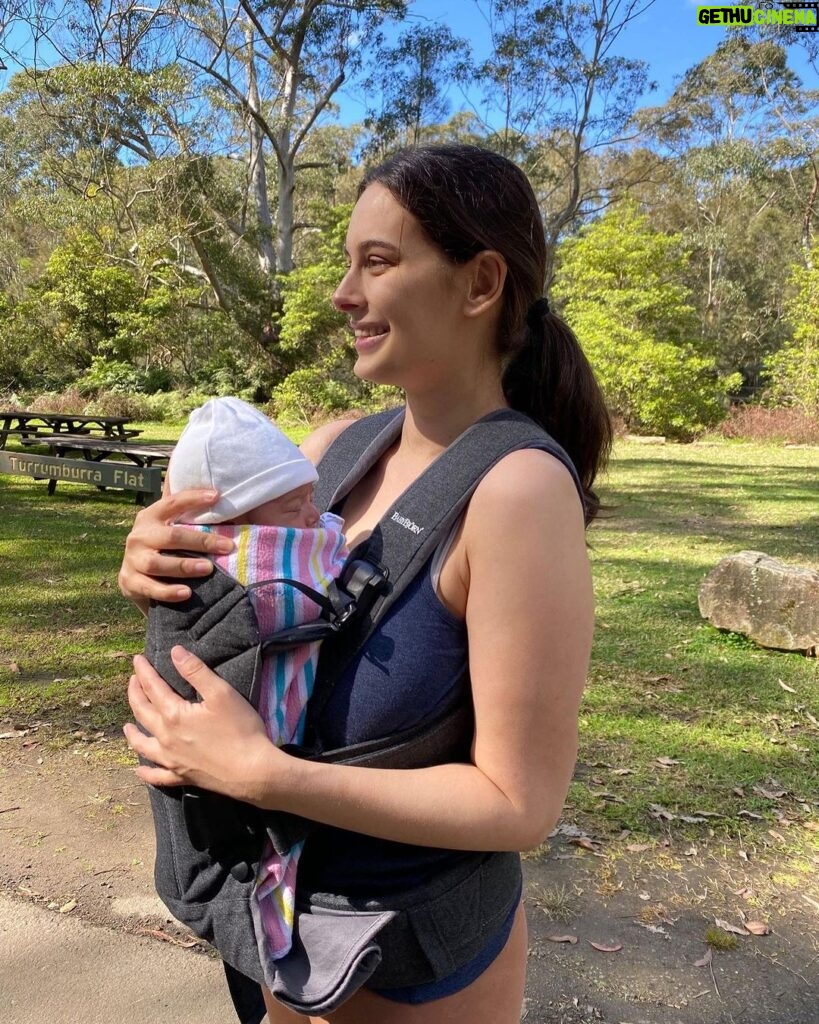 Evelyn Sharma Instagram - 6 weeks and counting! 🥰🐣 #motherhood #livingmybestlife #naturewalk #newborn Sydney, Australia