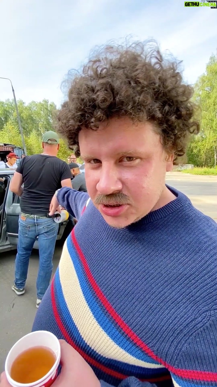 Evgeniy Kulik Instagram - Съёмки сериала идут полным ходом, смешные скетчи снимать нет ни времени не сил, вся творческая энергия уходит на трагикомедию «ДВА». Что бы вы не скучали решил показать вам бэкстейдж.