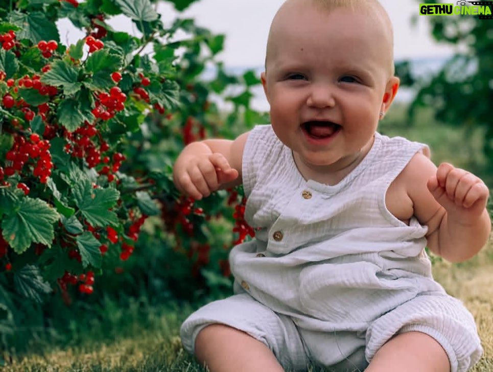 Evgeniy Kulik Instagram - 34! Год был сумасшедший, надеюсь этот будет ещё круче, спасибо всем за поздравления 🥳 🥰😘