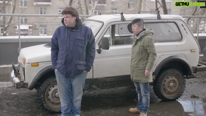 Evgeniy Kulik Instagram - У кого ещё проблемы с парковкой? К слову, если нужна машина, то качайте приложение Дром по ссылке в профиле и покупайте авто у настоящих собственников 😉 ЖК Триколор