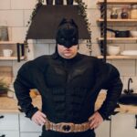 Evgeniy Kulik Instagram - С Рождеством, друзья!! После тяжёлых праздников, на помощь придёт человек-активированный уголь! Как думаете какие у меня супер-способности? 😅 Готэм-сити