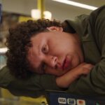 Evgeniy Kulik Instagram - Продолжение любимой темы «Кулик и магазин». Видос понравился только честно? Наташа- @natasha_parshenkova Катя - @ket_goncharenko