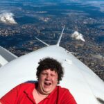 Evgeniy Kulik Instagram - Решил быть в тренде и поснимать Москву с высоты, вертолёт не нашёл, пригодился самолёт. Че наберём миллион лайков ? 😅