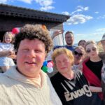 Evgeniy Kulik Instagram – Вот мне и 35🥳 Год был не легкий ,но мы на сдаёмся! Живу в деревне полтора месяца как думаете, к чему бы это? Люблю всех 😘
