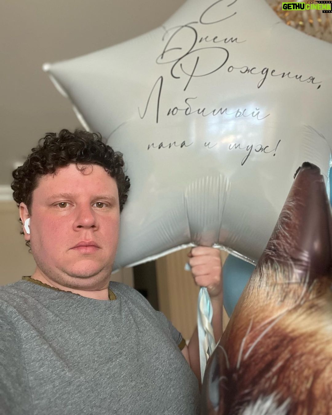 Evgeniy Kulik Instagram - Все теперь я пенс официально мне 36! Скоро будут новости интересные))