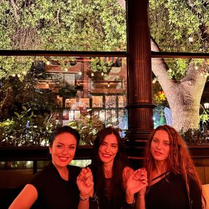 Ezgi Mola Instagram - Canımmm @saadetisilaksoy ve canım @serenayss ❤️😍⭐️