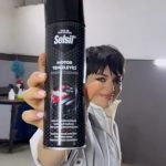Ezgi Mola Instagram - Selamlaaar!! Arabamın yıllık bakım zamanı geldi diye serviste deneyip bayıldığım Selsil Motor Temizleyici ile tanışın, ve hemen kaputu açıp çok kısa sürede en iyi sonucu veren araba motoru temizliğinizi yapın , mükemmel 😍🤤 @selsil #işbirliği 🌸