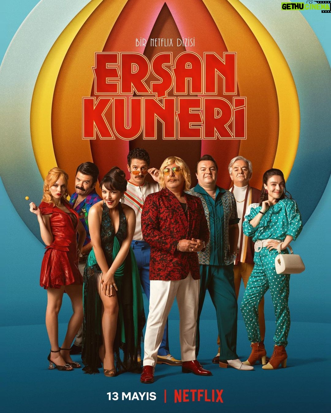 Ezgi Mola Instagram - 13 Mayıs @netflixturkiye ‘de @ersankuneri başlıyor 🌟💖🙏🏼