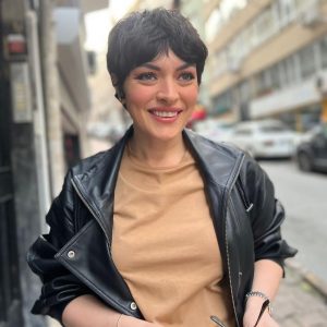 Ezgi Mola Instagram - Yeni yaşım hoş geldi. Kutlayan , güzel dileklerini paylaşan herkese çok teşekkür ederim! Birlikte nice güzel yıllara. İyi ki varsınız ✨🍀