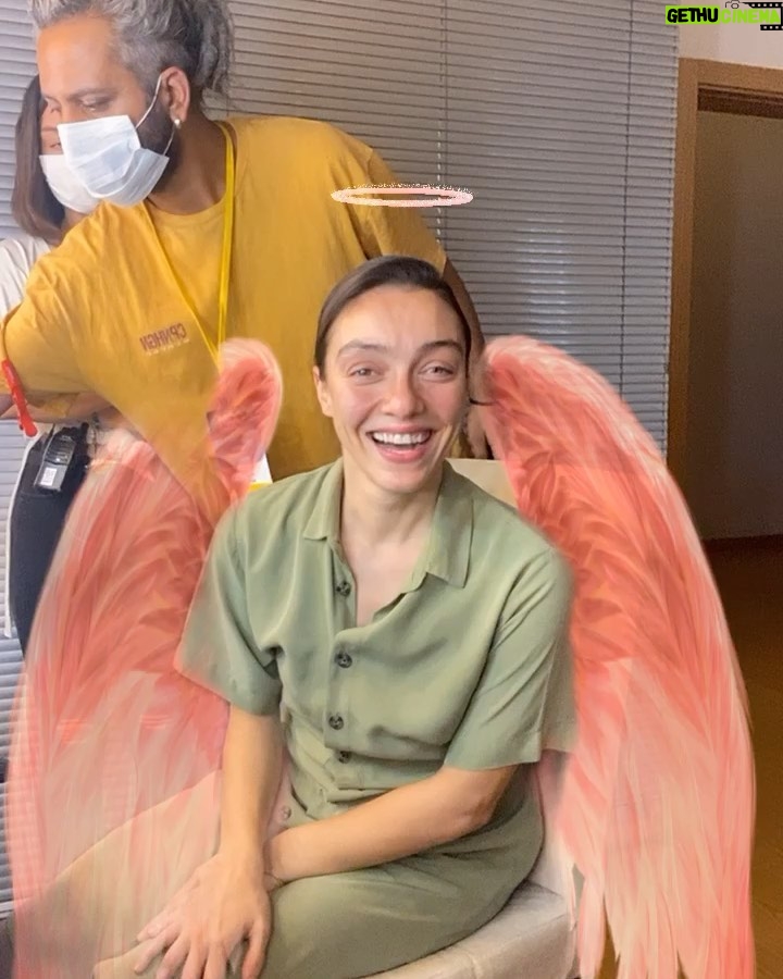 Ezgi Mola Instagram - @mervedizdar doğdu bu gün !! İyi ki doğdun Merve’m melek kalplim , iyi ki varsın.. Birlikte nice güzel yıllara arkadaşım💖🧿