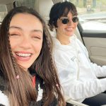 Ezgi Mola Instagram - 1- Şimdi ben 2- Dün sette 3- Justin Bieber 4- Filtre severim 5- #klişefotolarındevamıgelecek bilen bilir 6- Saçımı kestiğim sahneden 20 dakika sonra İbo’m ve ben 7- Sevgi Ablanın bana ördüğü berem ve ben( hesabı varsa eklerim ama satmıyor, hediye😍) 8- Merve’yle Erşan ekibiyle buluşmaya 9-Sevgi abla baya iyi bere örüyor😍😁🥰 10- İbrahim ve Yasemin beni çok mutlu ediyor 💘 Hepsini okudunuz mu ya 😍 eğer buraya kadar okuduysanız bu 🤍✨🍀🌸 bunlar da benden size ! Bu postu 10 arkadaşına yoll …………………. Djddjjddjdjdjdj