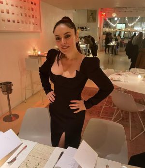 Ezgi Mola Instagram - 🖤 @hakaanyildirim ✨