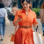 Ezgi Mola Instagram - Yine yakalandık ekstralarla 😁🧡😍🧡 #senhayatınıyaşa @ingturkiye