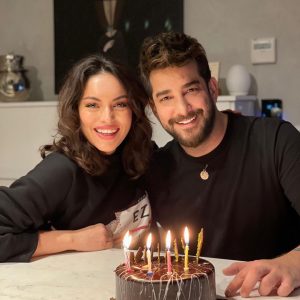 Ezgi Mola Instagram - 🎂 mutlu yaşların olsun @enisarikan zuzuuuuğ⭐️❤️
