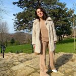 Ezgi Mola Instagram - Sete döndüm aklım bu cennette😍🌺🌲 İyi Pazar’lar🍀