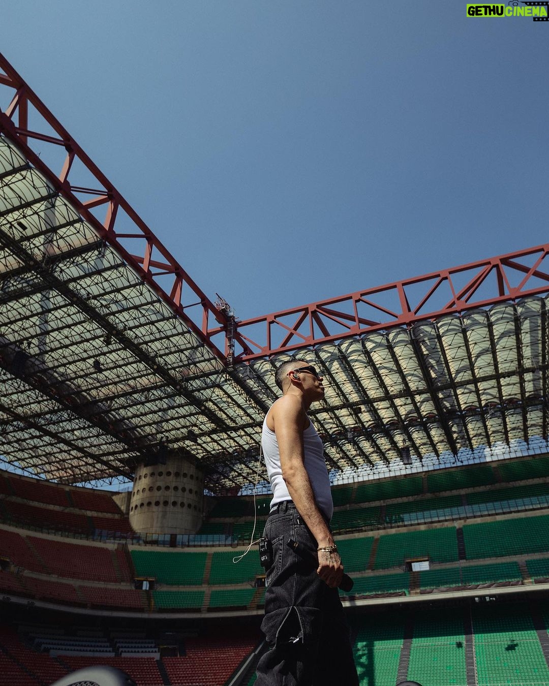 Fabio Bartolo Rizzo Instagram - La prima volta a San Siro non si scorda mai 🏟️🔥 Grazie Blanco, grazie Milano.