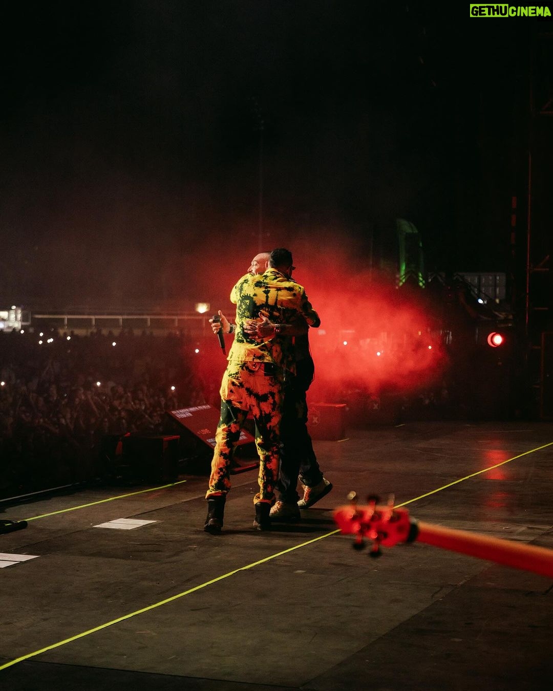 Fabio Bartolo Rizzo Instagram - Grazie Guè per la serata magica di ieri ✨ A grande richiesta, la premiata ditta Santeria si esibirà anche alla data milanese del Marrageddon il 23 settembre all’Ippodromo Snai La Maura 🐎