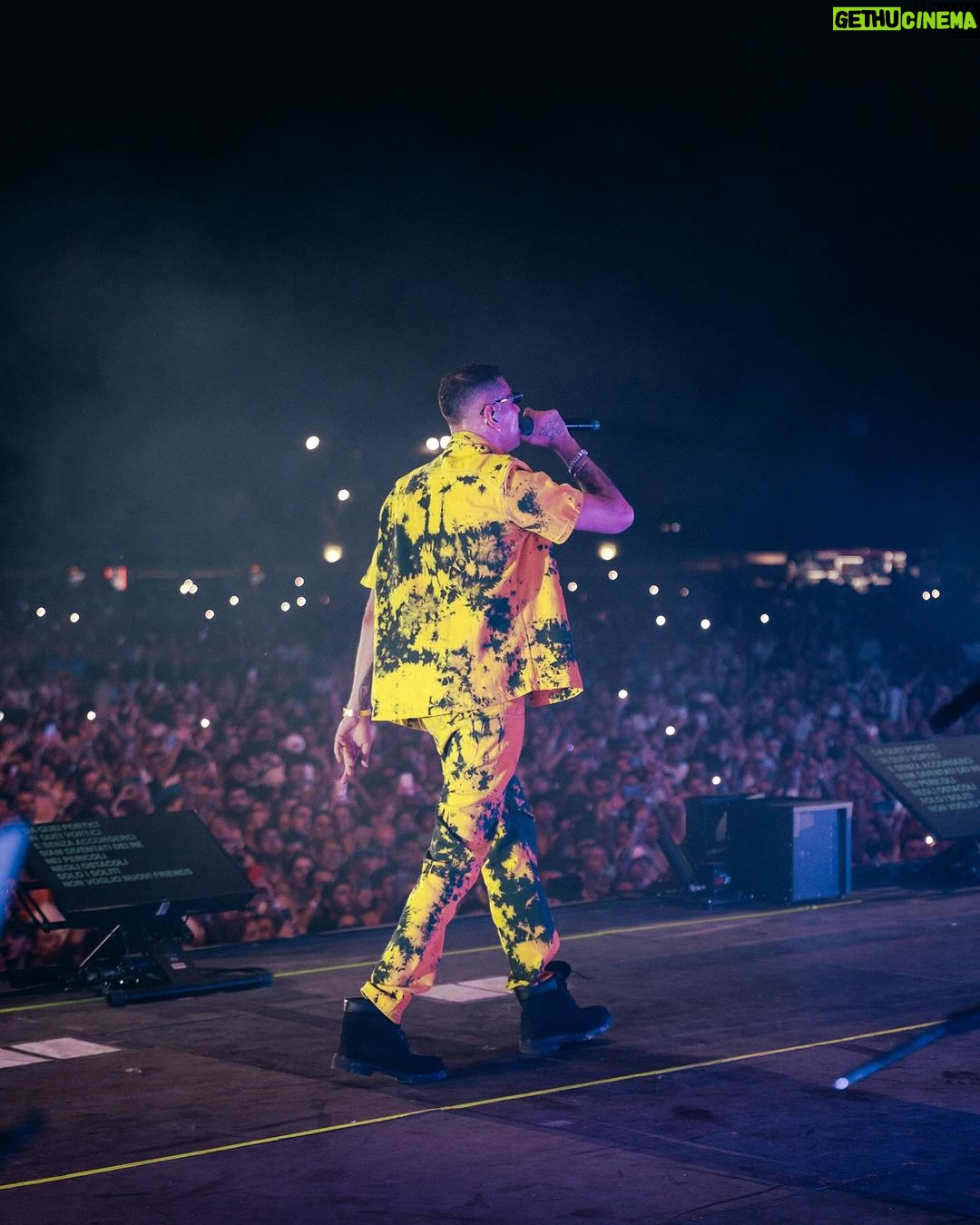 Fabio Bartolo Rizzo Instagram - Grazie Guè per la serata magica di ieri ✨ A grande richiesta, la premiata ditta Santeria si esibirà anche alla data milanese del Marrageddon il 23 settembre all’Ippodromo Snai La Maura 🐎