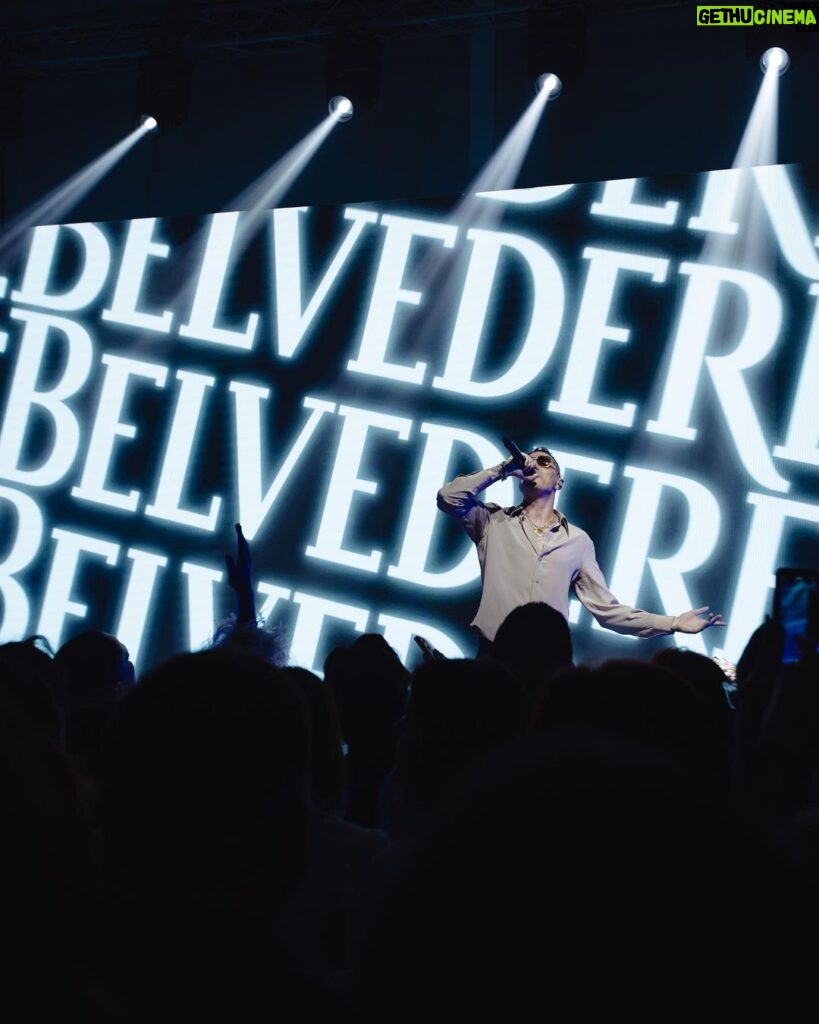 Fabio Bartolo Rizzo Instagram - Non vado a Belve, vado a Belvedere 🍾 #BelvedereVodka #BelvedereChrome #Advertising