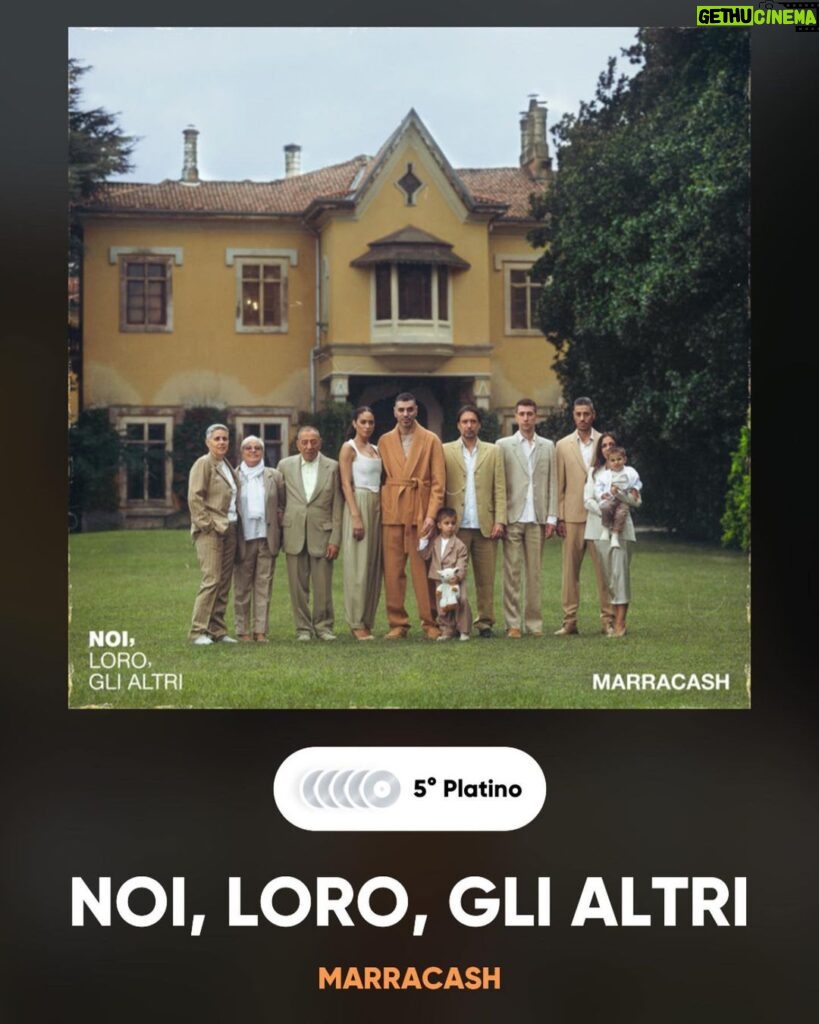 Fabio Bartolo Rizzo Instagram - E ancora una volta… Sono al quinto platino e so che non è l’ultimo ! Noi, Loro, Gli Altri 💿💿💿💿💿